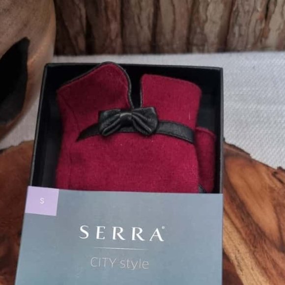 Cashmere Wool Leather Trim Red Black Bow Winter Gloves NWT - Picture 4 of 5